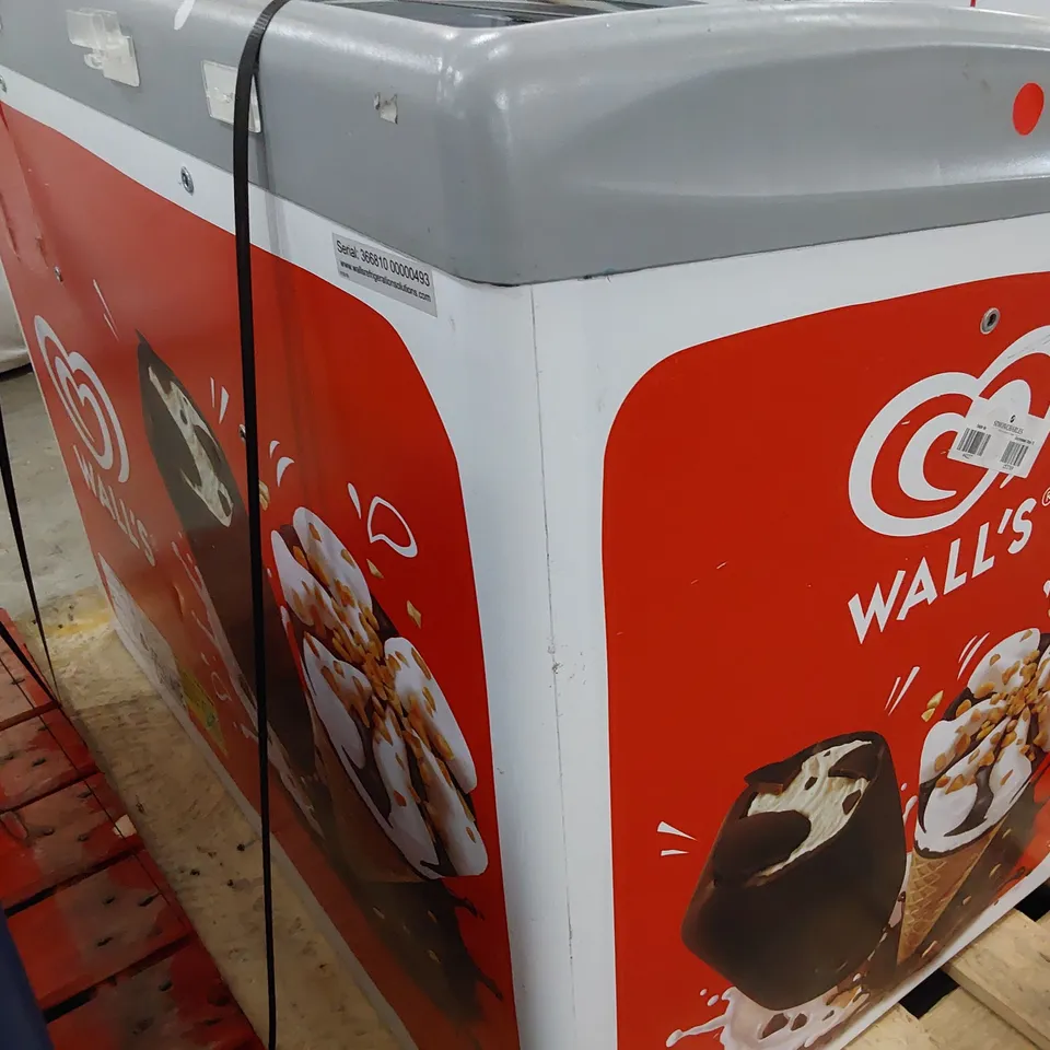 MEDIUM WALL'S ICE CREAM CHEST FREEZER