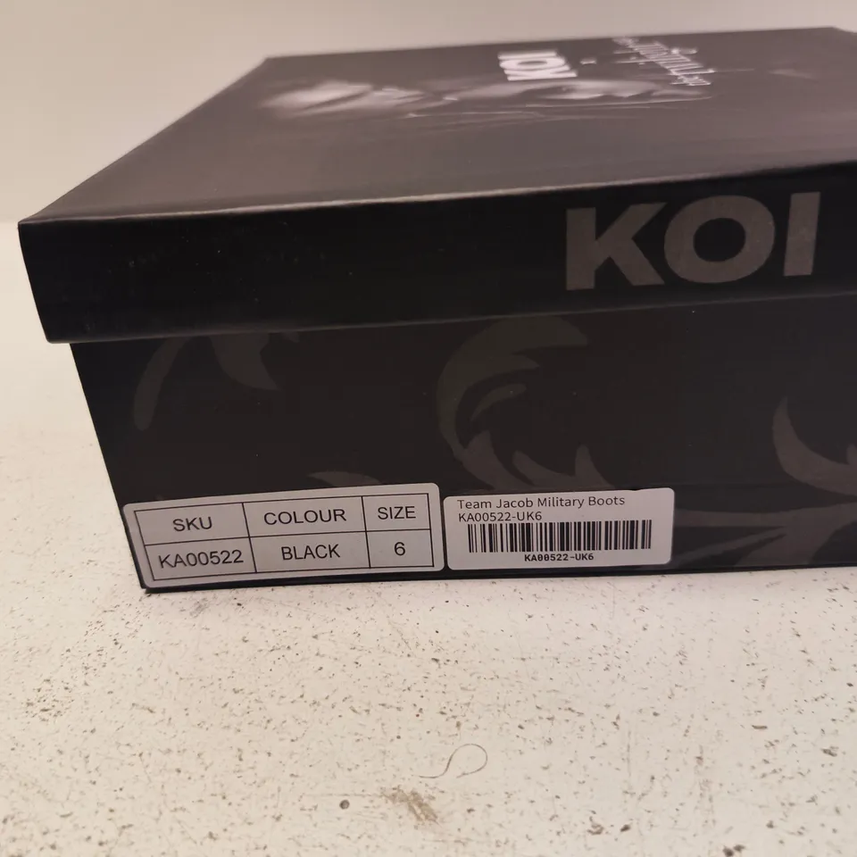 KOI X TWILIGHT SAGA TEAM JACOB MILITARY BOOTS – UK6, BLACK