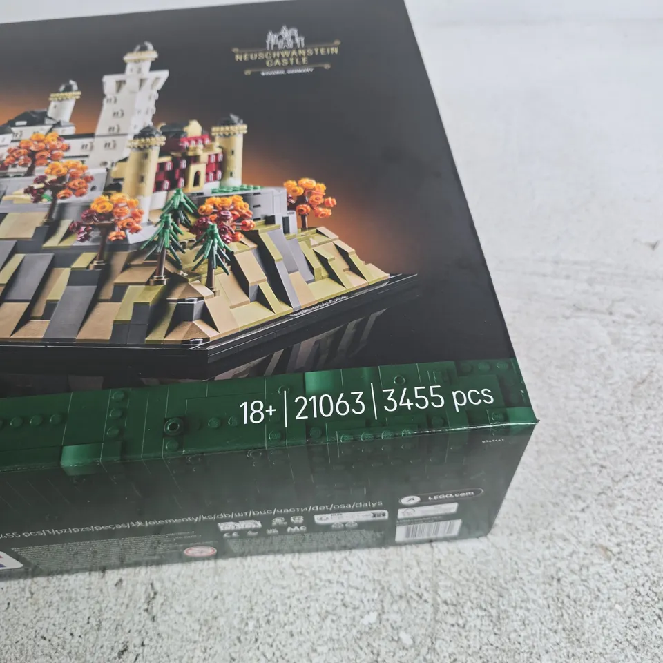 LEGO ARCHITECTURE NEUSCHWANSTEIN CASTLE 21063 – 3455 PIECES (BOXED)
