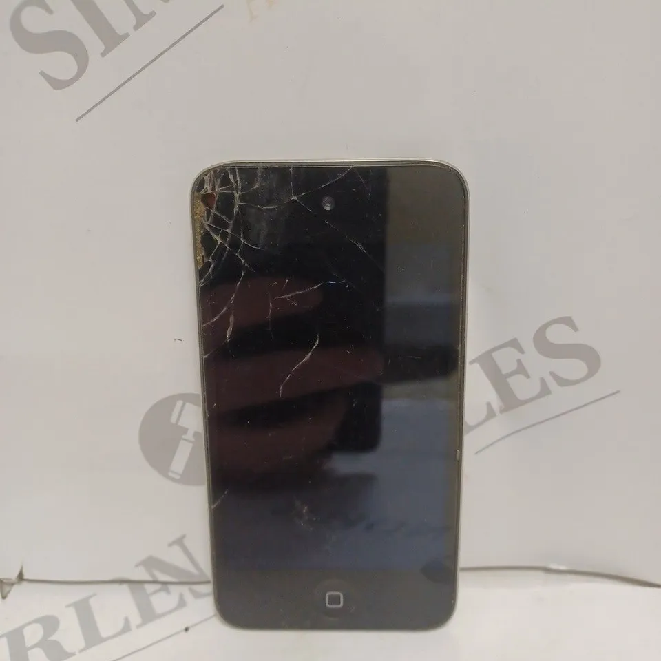 APPLE ORIGINAL IPOD TOUCH 