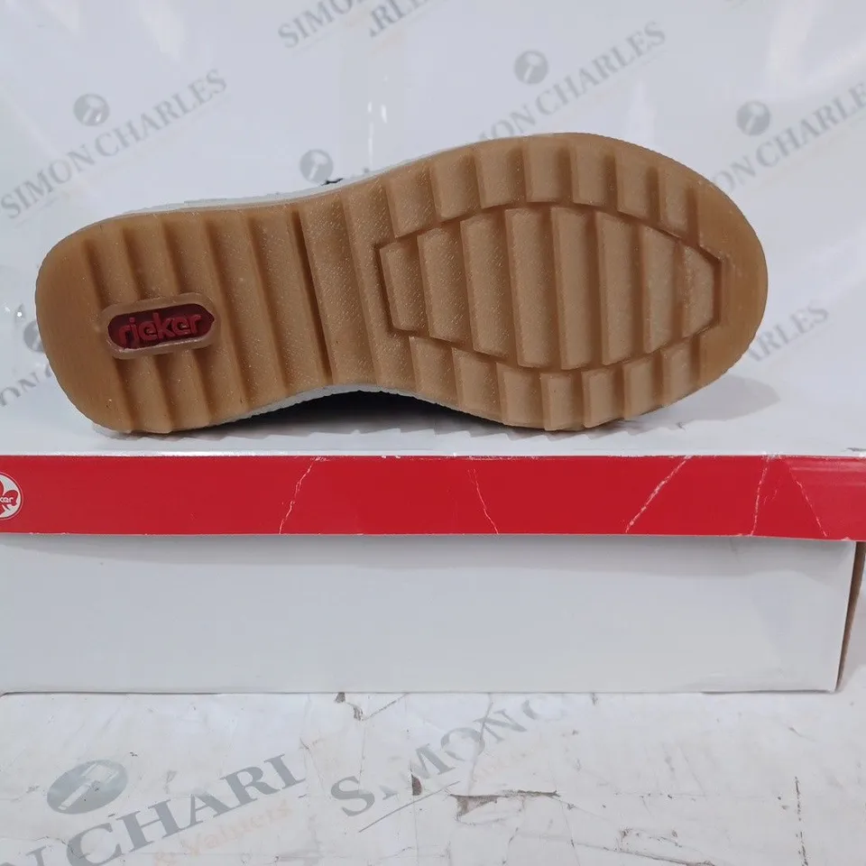 BOXED PAIR OF RIEKER WARM HIKING BOOTS, NAVY - SIZE 6 