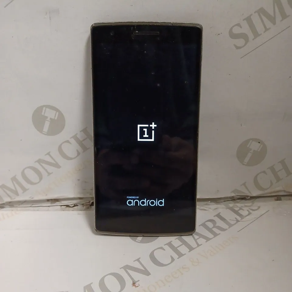 ONEPLUS ONE MOBILE PHONE A0001