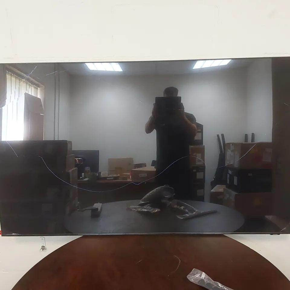 SAMSUNG UE65CU8000 65 INCH CRYSTAL SMART TV PARTS - BROKEN SCREEN