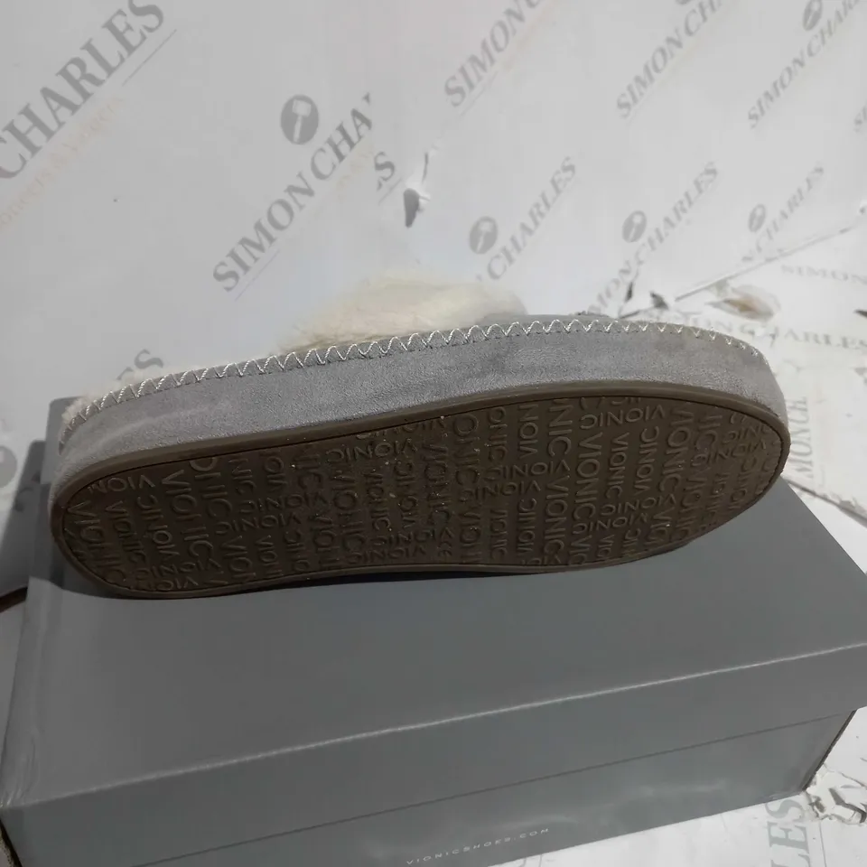 VIONIC GRACE SLIPPER (GREY), SIZE 6 UK