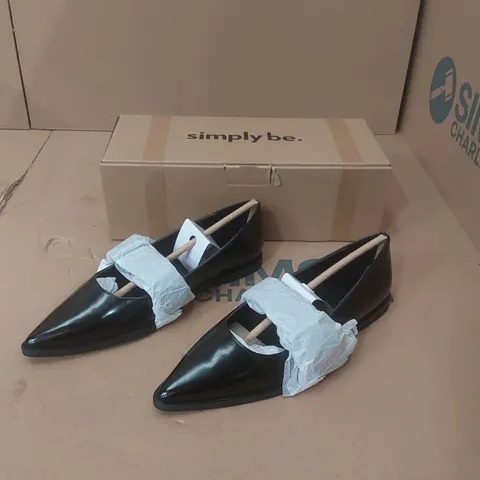 BOX CONTAINING APPROXIMATELY 9x BRAND NEW SIMPLY BE BLACK PU OSLO WIDE SHOES - SIZE 4