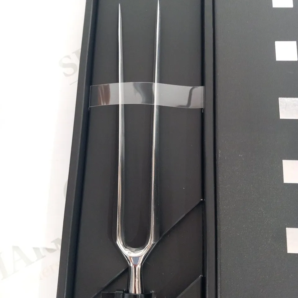 BRAND NEW BOXED SHA RA KU MONO MOLYBDENUM VANADIUM STEEL 18-8 STAINESS STEEL FJ-17 CARVING FORK