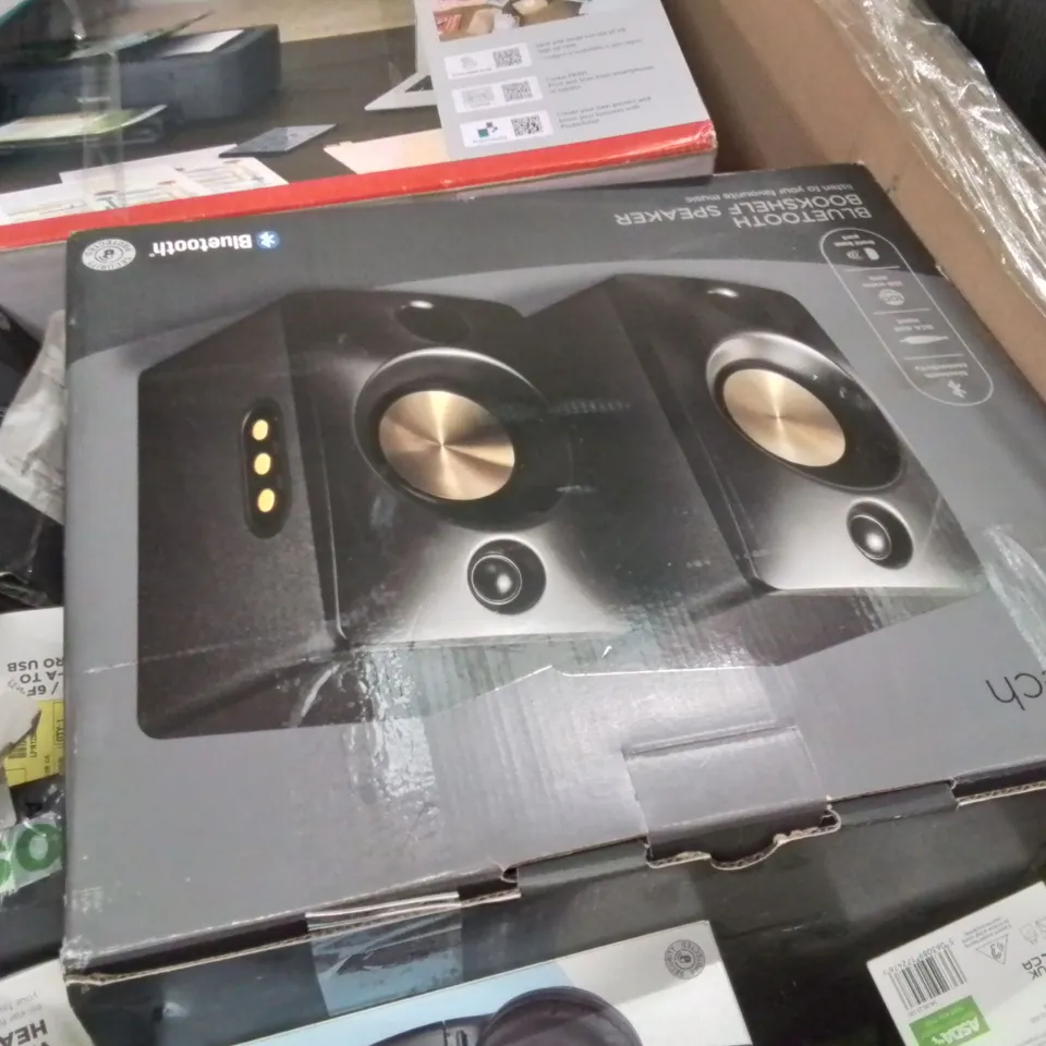 PALLET CONTAINING VERY LARGE AMOUNT OF SPEAKERS, HEADPHONES, PRINTERS AND OTHER ELECTRONIC ITEMS