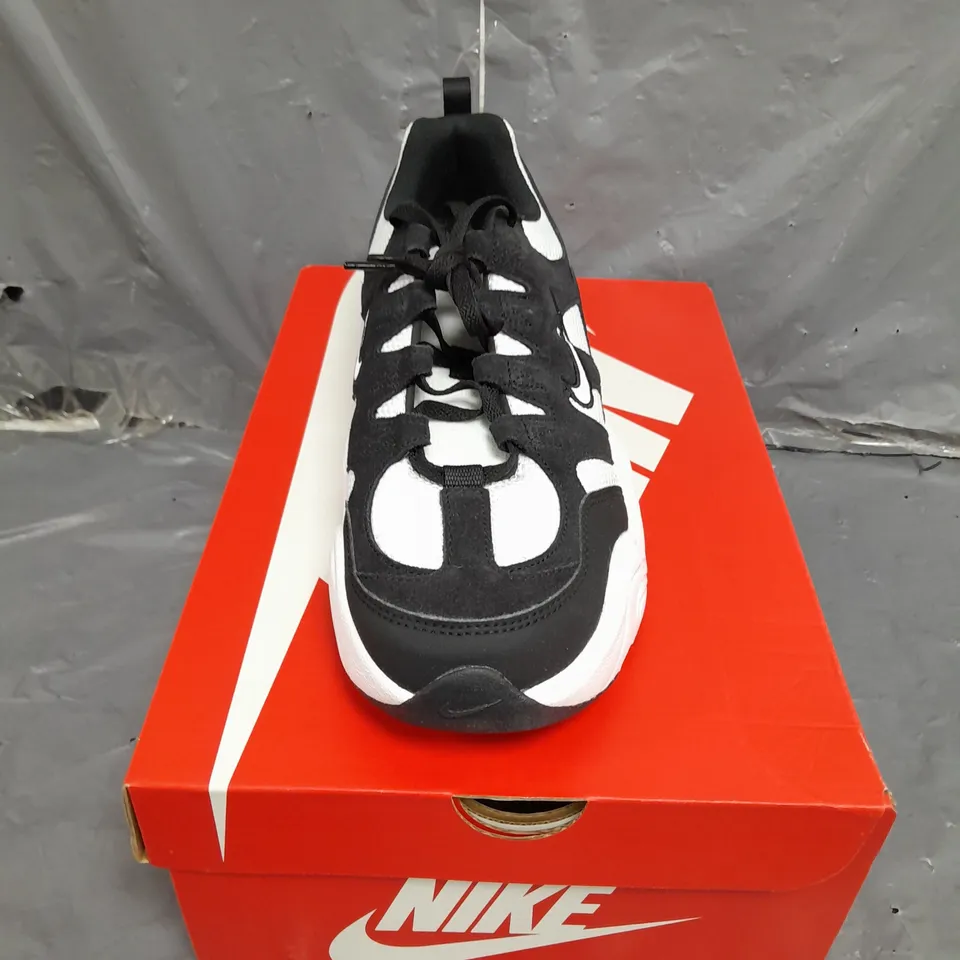 BOXED PAIR OF NIKE TECH HERA SIZE 8