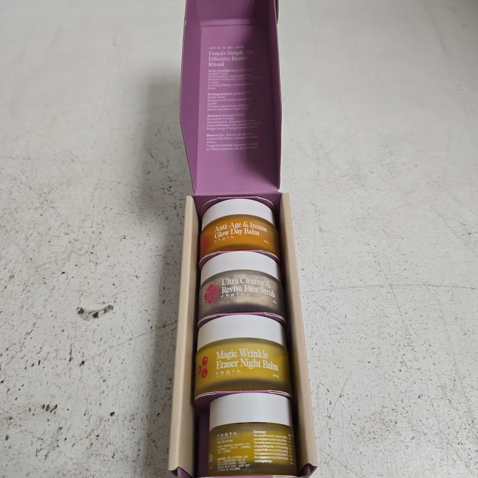 FRØYA ORGANICS SKINCARE SET – 4 TRAVEL JARS + POUCH