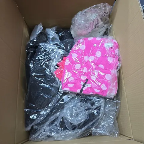 BOX OF APPROXIMATELY 15 ASSORTED CLOTHING ITEMS TO INCLUDE: LA MAREY JUMPER 