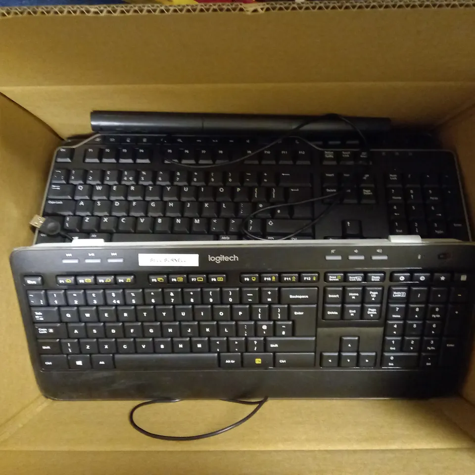 LOT OF APPROXIMATELY 15 PC KEYBOARDS TO INCLUDE MICROSOFT ARC KEYBOARD, DELL USB KEYBOARD, LOGITECH K520 KEYBOARD, ETC