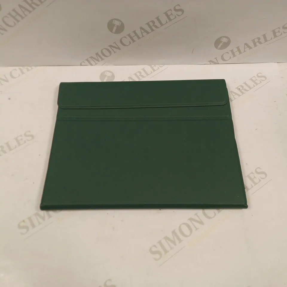FOREST GREEN TABLET CASE WITH KEYBOARD 