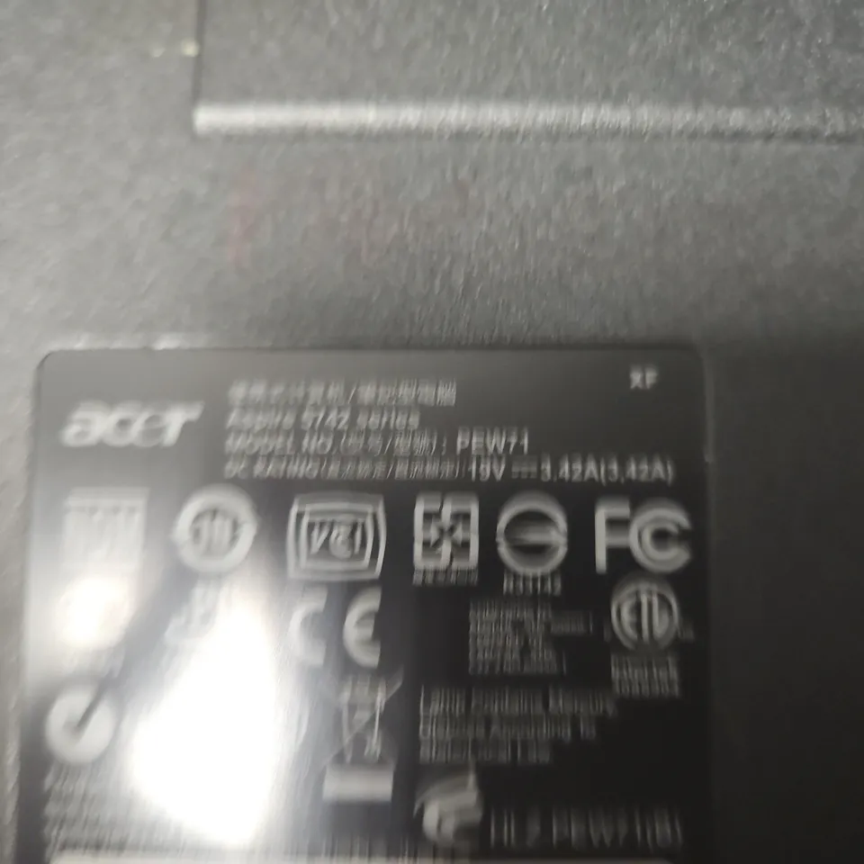 ACER ASPIRE 5742 LAPTOP – INTEL CORE I3, 4GB RAM, 640GB HDD, DVD-SUPER MULTI, RED