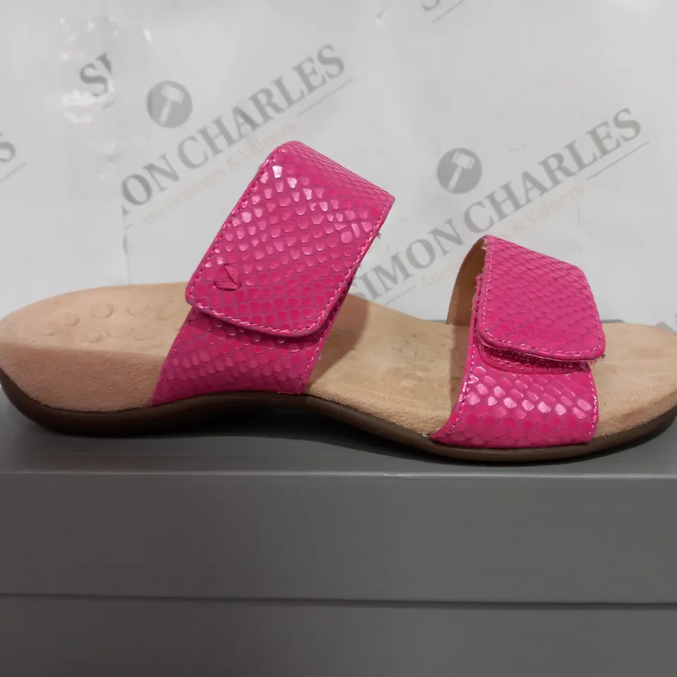BOXED VIONIC BLACK REST SANDALS IN PINK - WOMENS 6