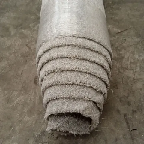 ROLL OF QUALITY HILLSIDE 140 BRUME CARPET // APPROX SIZE; 1.65 x 4m