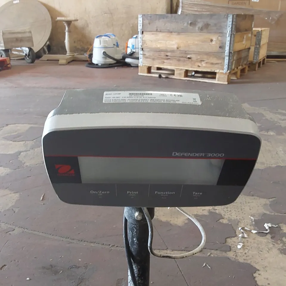 OHAUS DEFENDER 3000 BENCH SCALE WITH I-DT33P DISPLAY