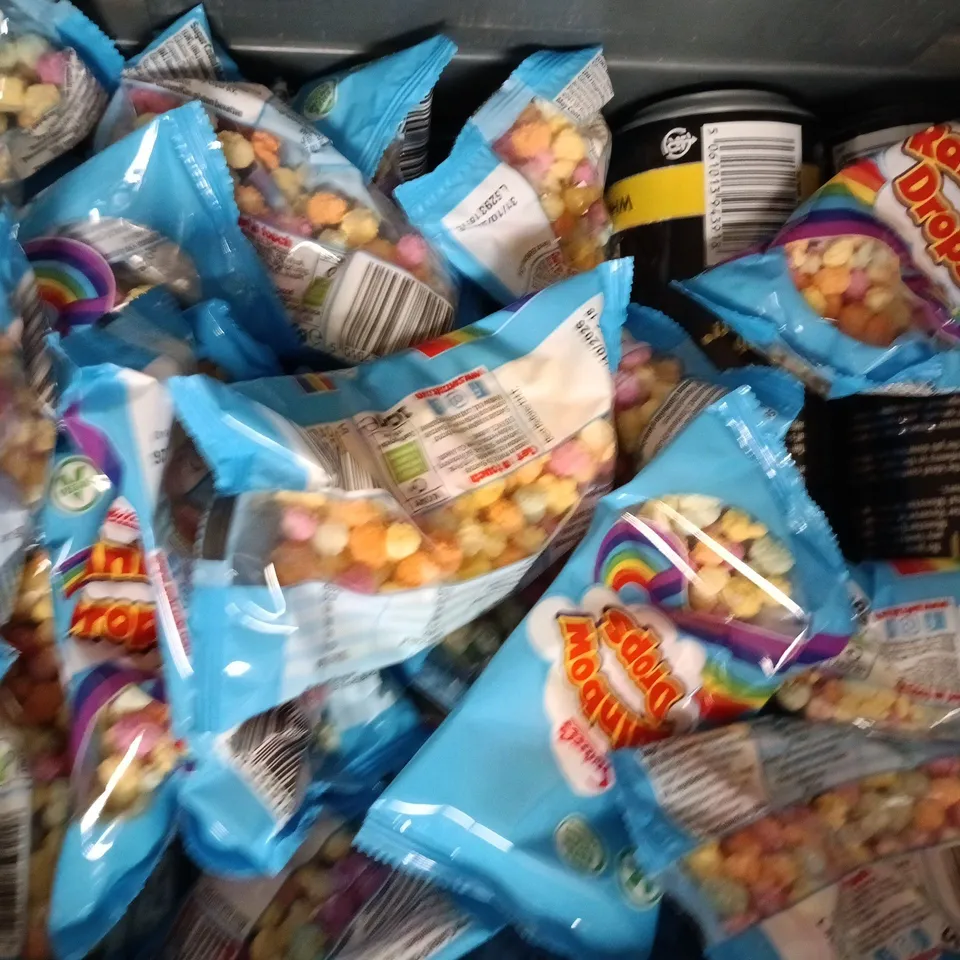 APPROXIMATELY 10 ASSORTED FOOD AND DRINK ITEMS TO INCLUDE MONSTER, RAINBOW DROPS, INSTANT TEA, ETC