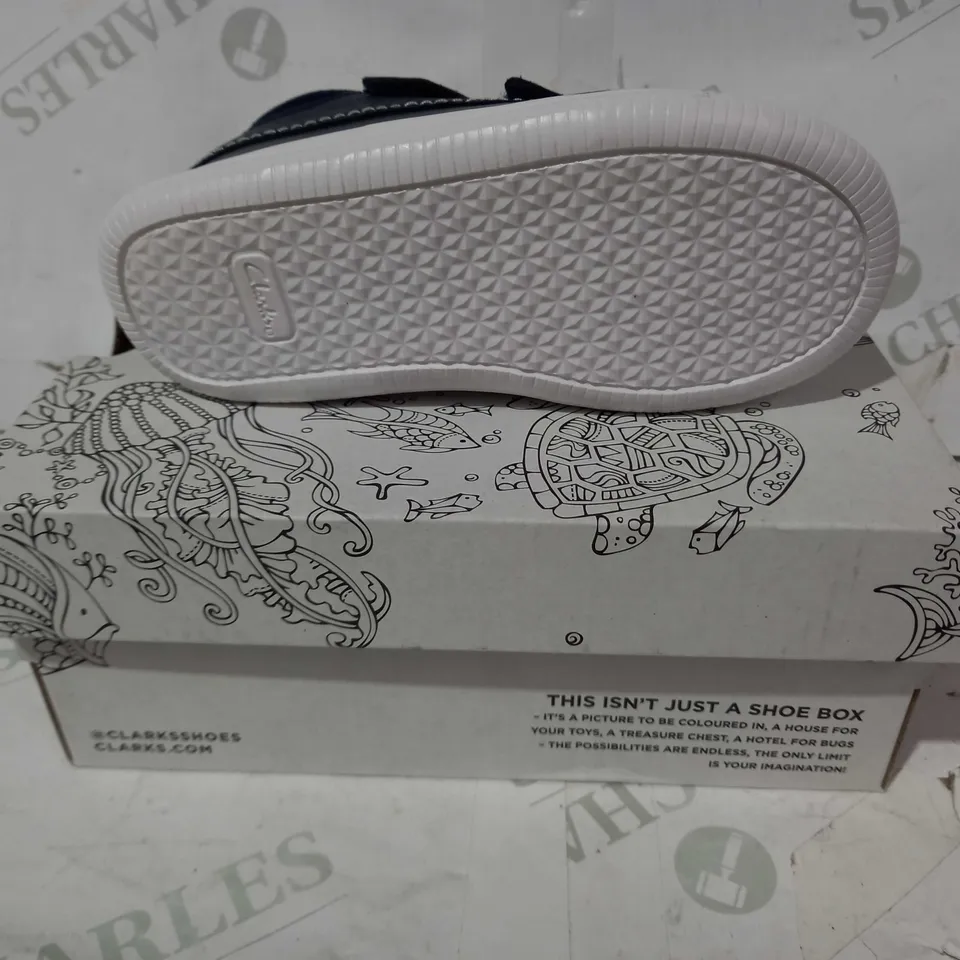 BOXED PAIR OF CLARKS CHILDREN'S VELCRO STRAP SHOES IN NAVY UK SIZE 9