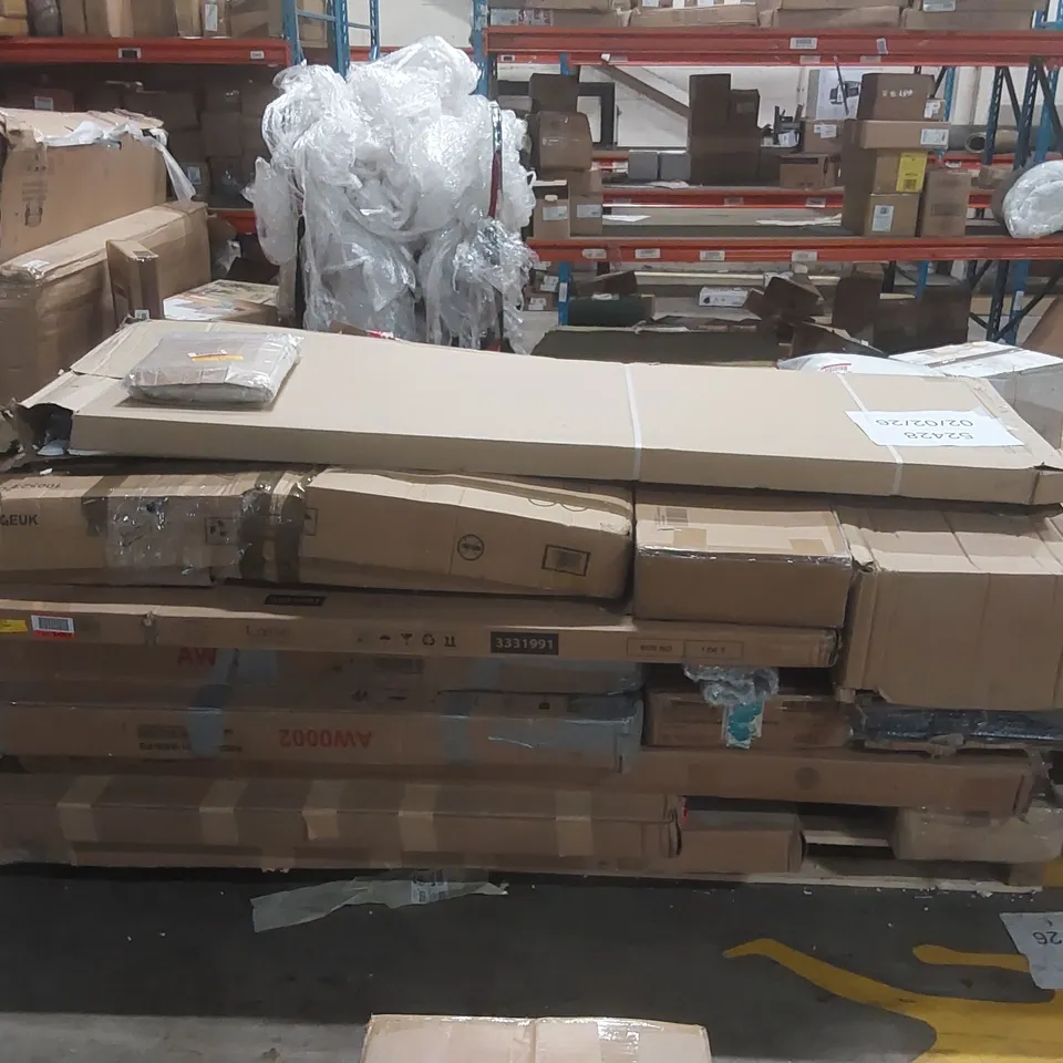 PALLET CONTAINING A LARGE QUANTITY OF ASSORTED FURNITURE PARTS ECT