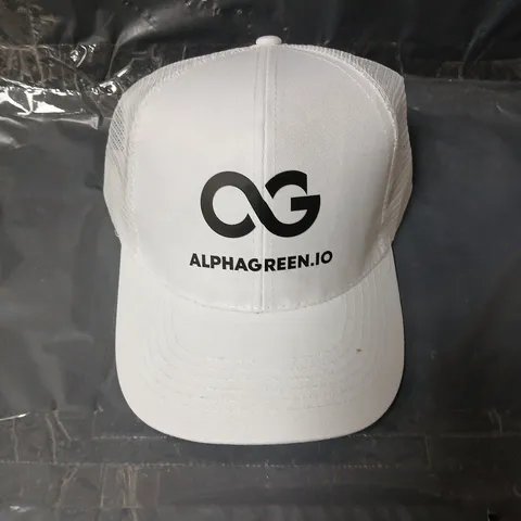 APPROXIMATELY 10 ALPHAGREEN.IO WHITE BASEBALL CAP WITH LOGO
