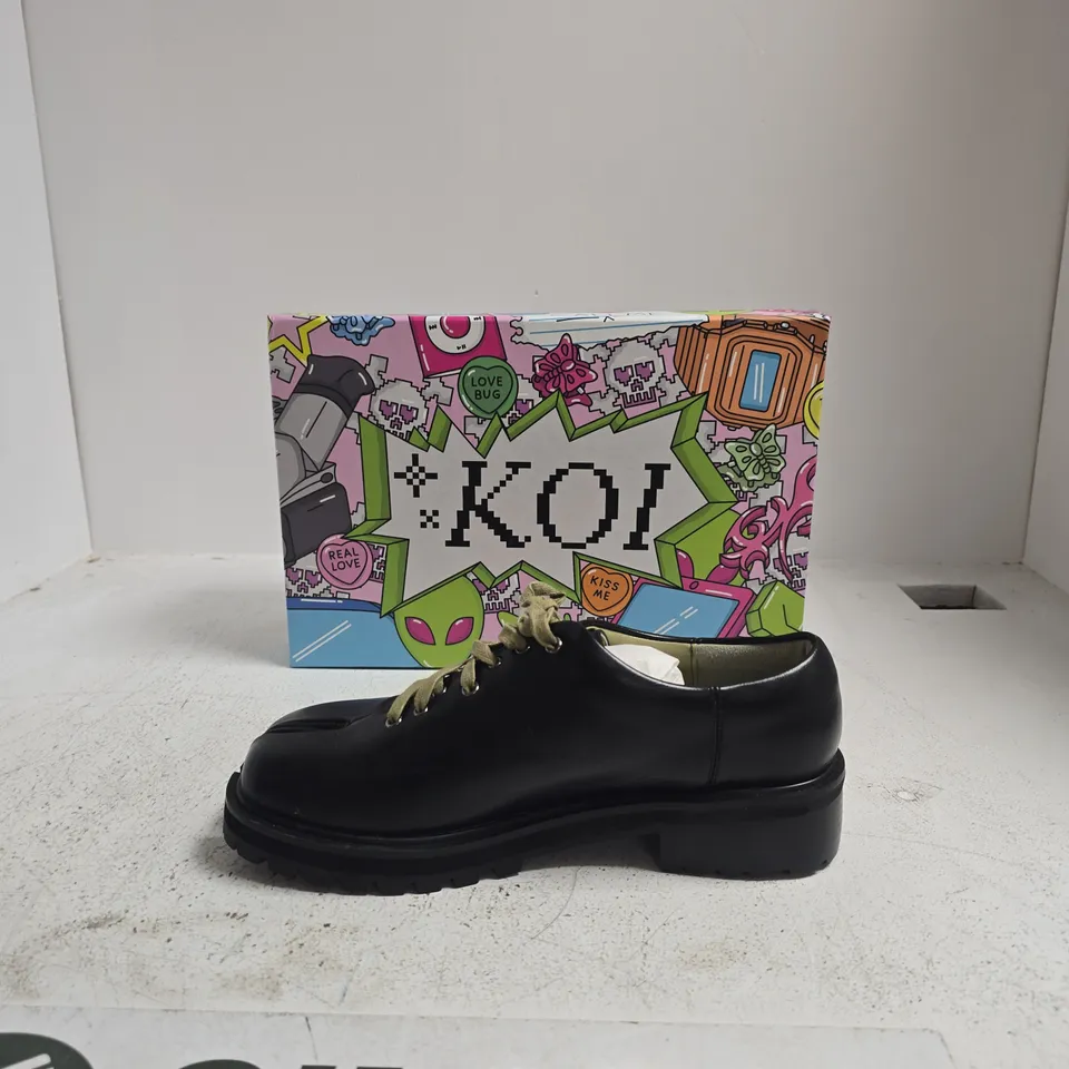 KOI WILDSPEAR TABI SHOES – BLACK, UK 6 (EU 39)