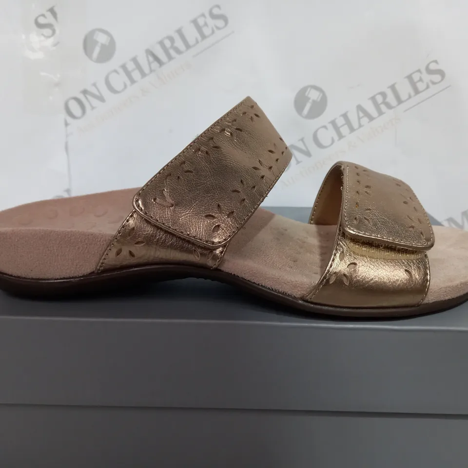 BOXED VIONIC BLACK REST SANDALS IN BRONZE - WOMENS 7
