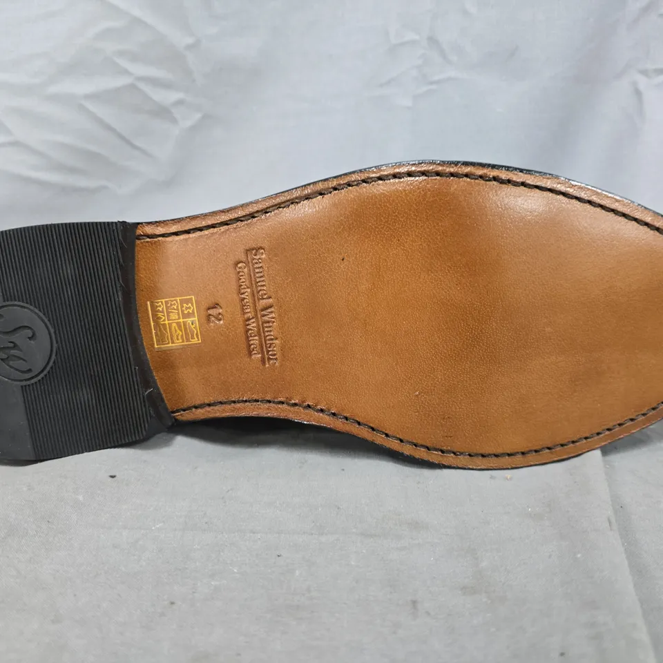 UNBOXED PAIR OF SAMUEL WINDSOR LACE UP SHOES IN BLACK SIZE 12