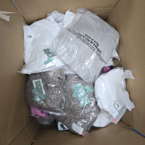 BOX OF APPROXIMATELY 20 ASSORTED CLOTHING ITEMS TO INCLUDE: LA MAREY 2 PIECE SET