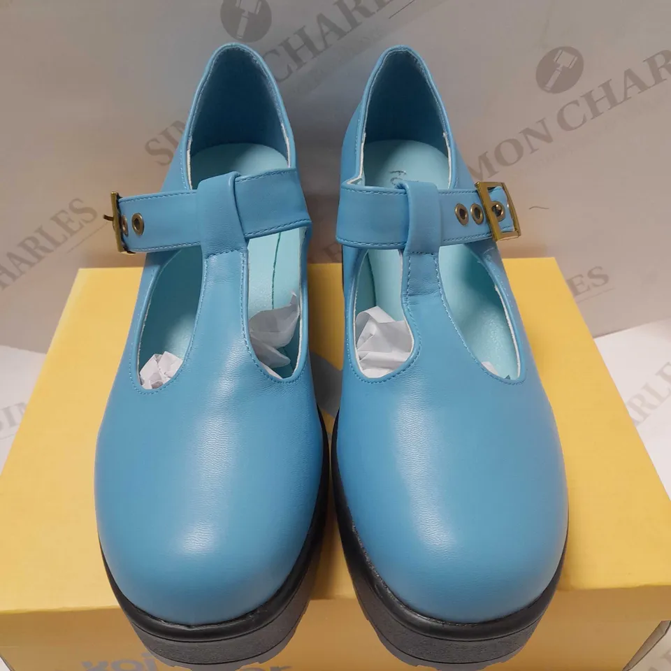 KOI AQUA POP MARY JANES TURQUOISE PU SHOES - SIZE 7