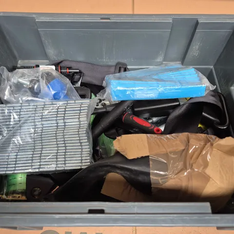 APPROXIMATELY 6 ASSORTED VEHICLE PARTS & ACCESSORIES TO INCLUDE RATCHET STRAPS, FUEL FILTER, ETC