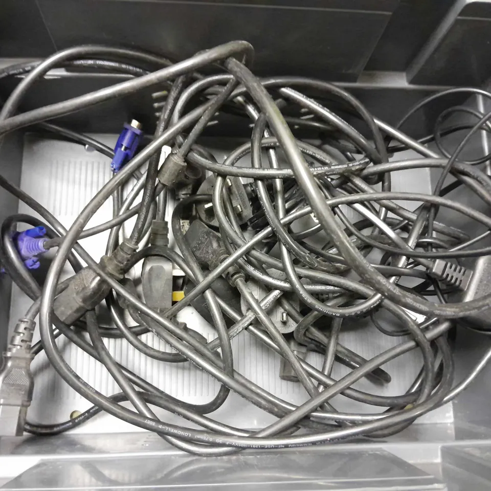 LOT OF ASSORTED CHARGERS AND KETTLE LEADS