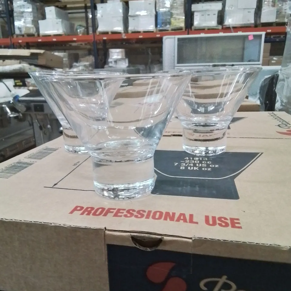 PALLET CONTAINING LARGE AMOUNT OF 8OZ COCKTAIL/SHOT GLASSES