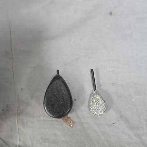 GROUP OF LEAD FISHING WEIGHTS (TEARDROP SHAPES) – BLACK COATED AND GLITTERY FINISH 