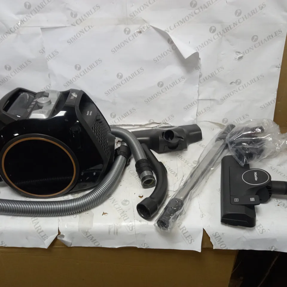 MIELE BOOST CX1 CAT AND DOG VACUUM