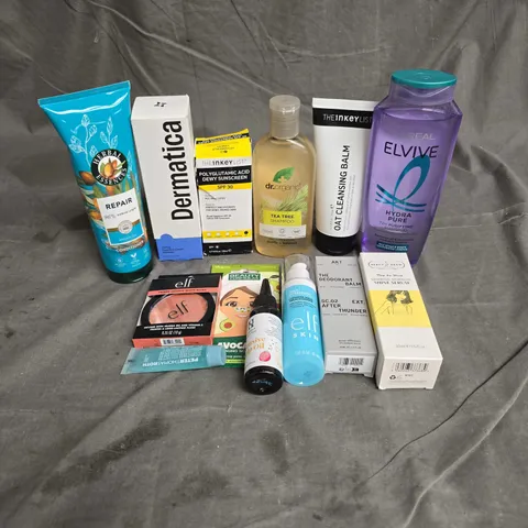 APPROXIMATELY 20 ASSORTED HEALTH & BEAUTY PRODUCTS TO INCLUDE - DERMATICA SQUALENE CREAM CLEANSER - THEINKEYLIST OAT CLEANSING BALM - ELF HYDRATING SERUM - ETC