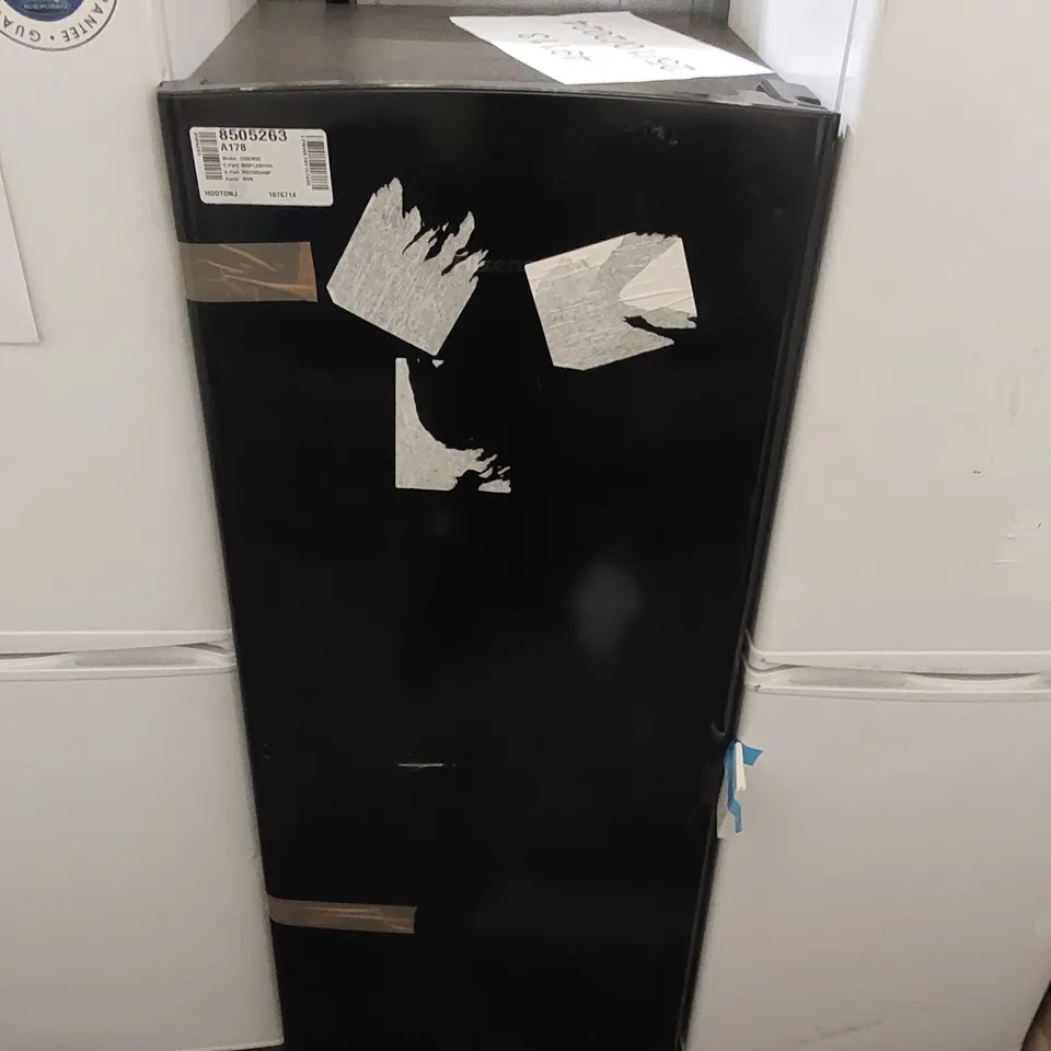 HISENSE RR220D4ABF 52CM FREESTANDING RETRO FRIDGE - BLACK