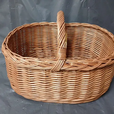 NATURAL HANDMADE WICKER BASKET