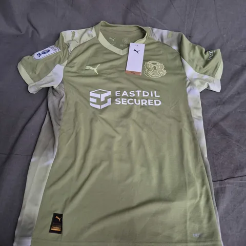 LEYTON ORIENT FC AWAY SHIRT KIDS 13-14YR CALMING GREEN – PUMA (#2 -JAMES)