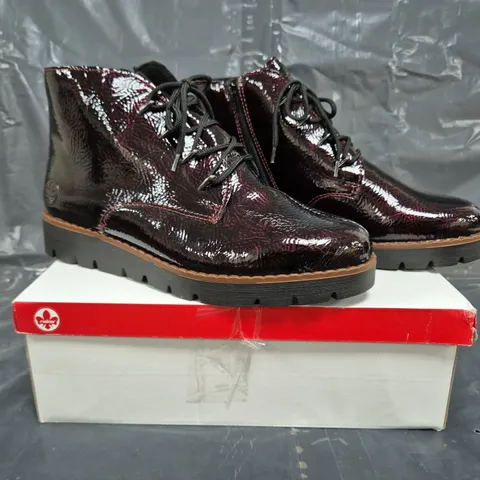 BOXED PAIR OF RIEKER LOW WEDGE BOOTS IN BORDEAUX SIZE 6.5