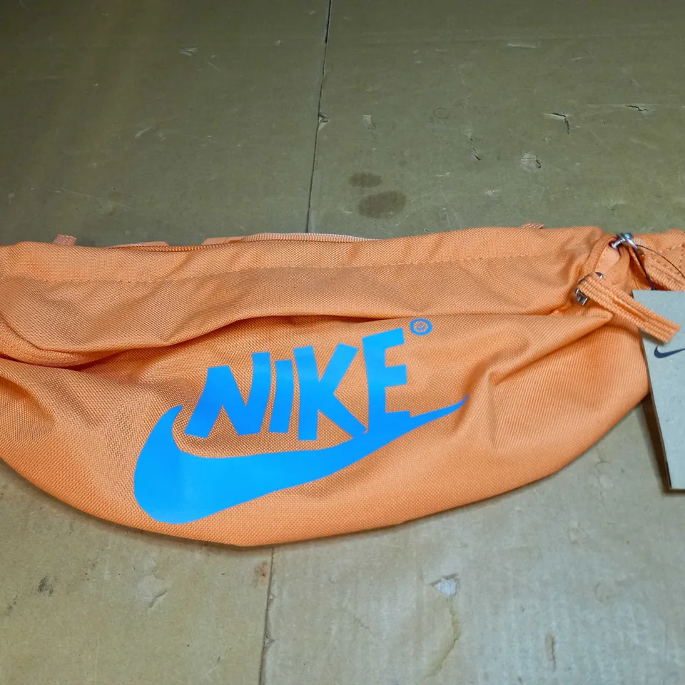 NIKE 3 LITRES BAG