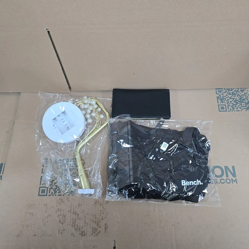LARGE QUANTITY OF ASSORTED ITEMS TO INCLUDE BENCH MENS T-SHIRT, LADIES PURSE, BATTERY POWERED LAMP, ETC - COLLECTION ONLY
