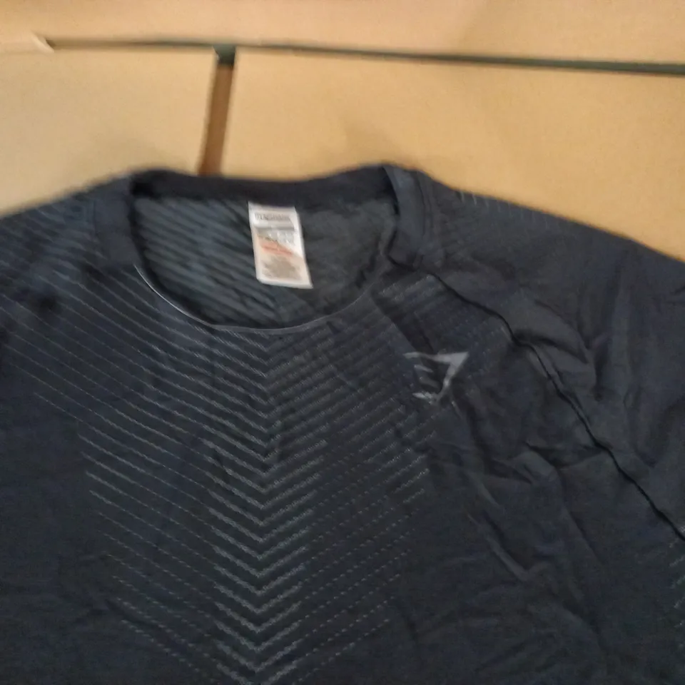 GYMSHARK BLACK T-SHIRT - XL