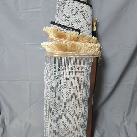 UNBRANDED PATTERNED RUG