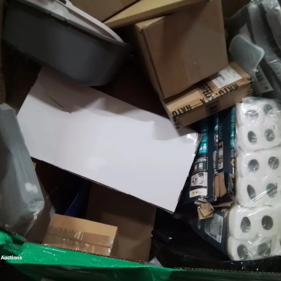 PALLET CONTAINING VARIOUS ASSORTED BOXED HOUSEHOLD ITEMS TO INCLUDE: TOILET TISSUE,  RETRACTABLE SAFETY GATE,  6 BOTTLE WINE RACK  AND LOTS MORE UNMARKED BOXED ITEMS 