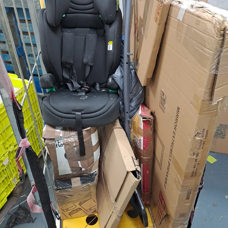 CAGE OF APPROXIMATELY 10 ASSORTED BROKEN ITEMS TO INCLUDE - CHILDRENS SEAT, KITCHEN APPLIANCES, AND MIRROR ETC. COLLECTION ONLY