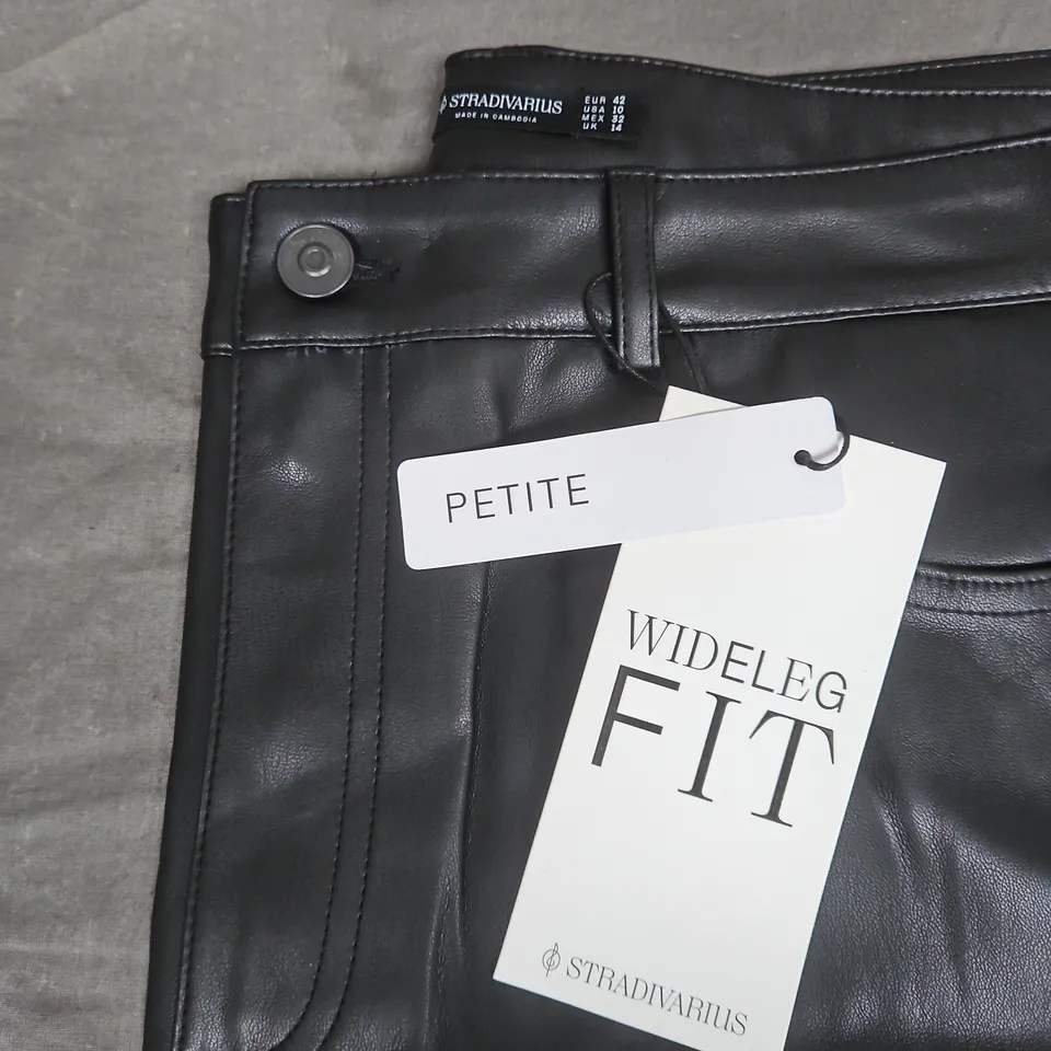 STRADIVARIUS PETITE WIDE-LEG FIT TROUSERS – BLACK FAUX LEATHER