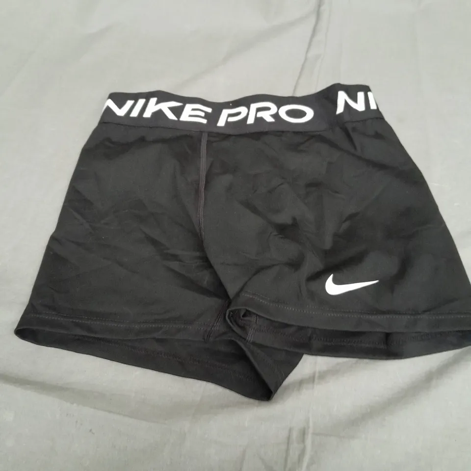 NIKE PRO BLACK SHORTS - SMALL