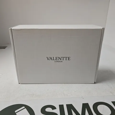 VALENTE LONDON GIFT SET TO INCLUDE CANDLE, DIFFUSER ETC