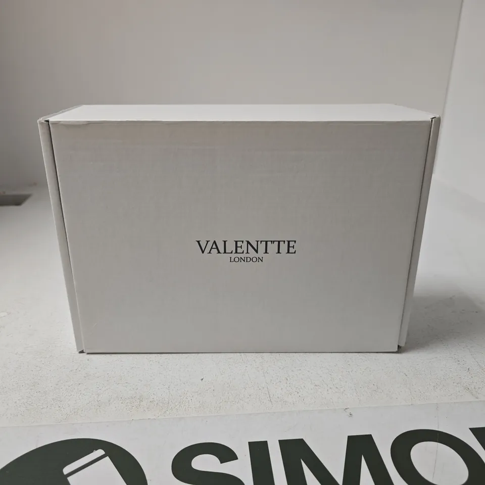 VALENTE LONDON GIFT SET TO INCLUDE CANDLE, DIFFUSER ETC