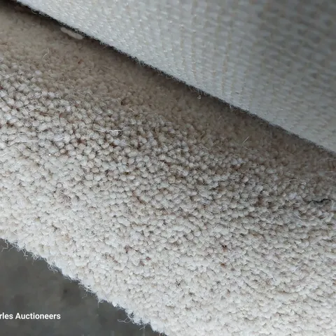 ROLL OF QUALITY LINGDALE ELITE MALHAM CARPET APPROXIMATELY 5M Γ 2.8M